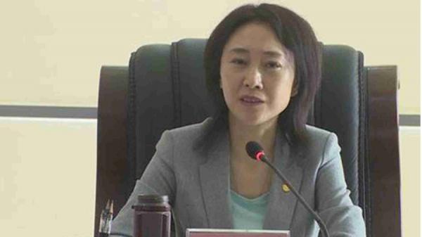 内蒙古满洲里市委副书记、市长许爱莲因犯受贿罪，被判处有期徒刑11年。