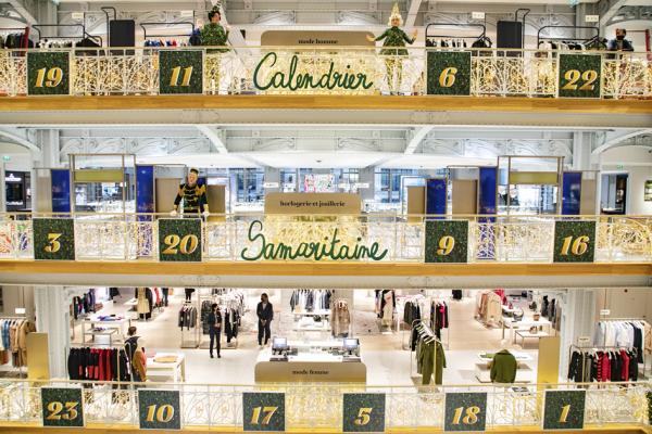 2021年11月9日，在法国巴黎莎玛丽丹百货商店内的圣诞装饰。（Marc Piasecki/AFP via Getty Images）