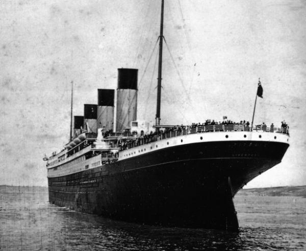 泰坦尼克号   （图片来源：维基百科）