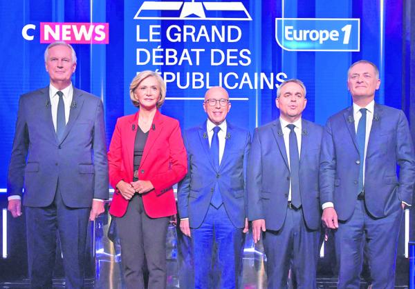法国共和党将举行党内初选，以决定参加明年法国大选的竞选人。图为共和党党内初选的五位竞选人。左起：巴尼耶、佩克莱斯、西奥蒂、贝特朗、朱万。（Photo by JULIEN DE ROSA/AFP via Getty Images）