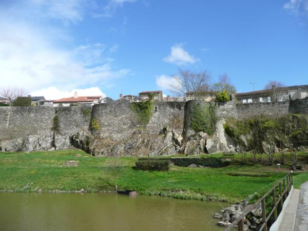 武旺镇的古城墙（BrettGdF/Wikimedia/CC BY-SA 3.0）