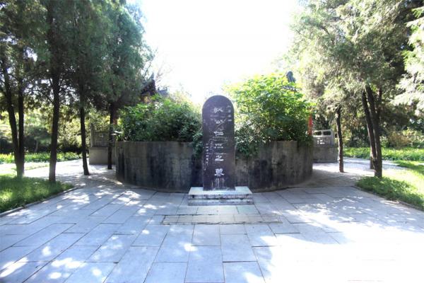 洛阳白马寺内狄仁杰墓（图：Gisling/Wikipedia/CC BY-SA 3.0）