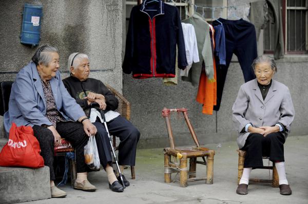 生活在中国的老人。（AFP via Getty Images）