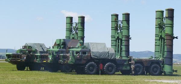 斯洛伐克的S-300PMU双联装版本防空系统发射车（EllsworthSK/Wikipedia/CC BY-SA 3.0）