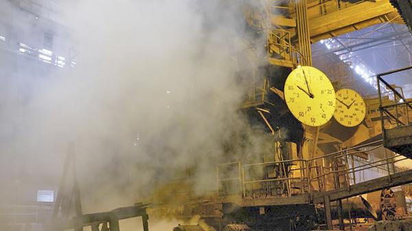 乌克兰总统泽伦斯基5月17日晚称，在最具影响力的国际调停人参与下，撤离了留在亚速钢铁厂厂内的士兵。（Pierre Crom/Getty Images）