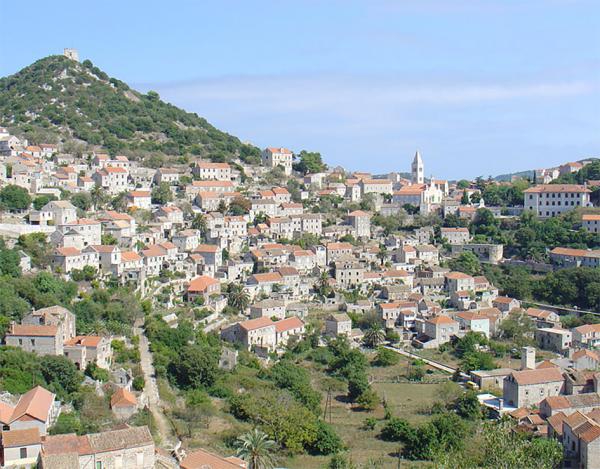 克罗地亚的拉斯托沃岛小镇（Uvouvo/Wikipedia/CC BY-SA 3.0）