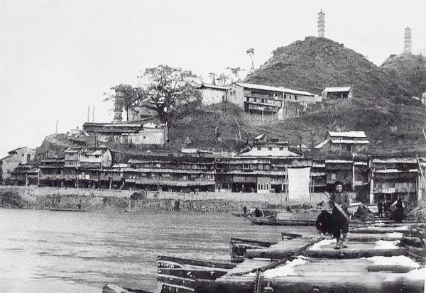 拍摄于上世纪中期的灵江浮桥（公有领域）