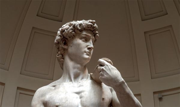意大利雕塑家米开朗基罗创作的大理石雕塑——《大卫像》（Commonists Wikipedia/CC BY-SA 4.0）