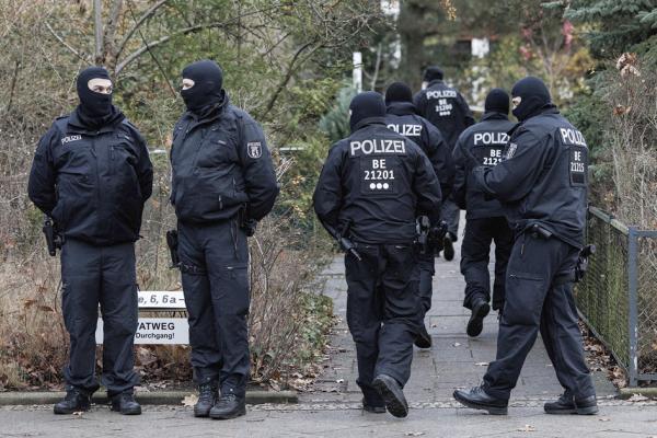 德国警方日前突袭抓捕“帝国公民”。（Carsten Koall/Getty Images）
