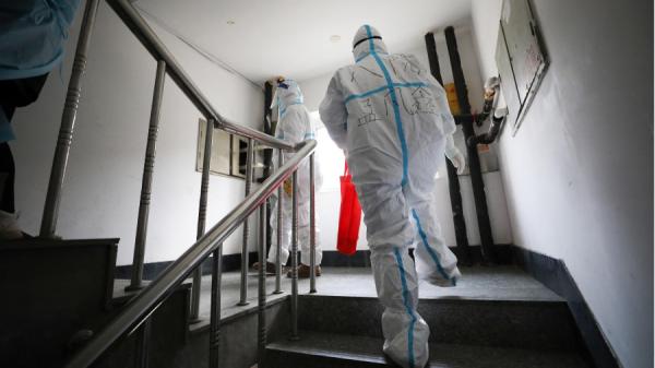 河南郑州自费的上门核酸检测最高费用达每人份598元。（图片来源：Getty Images)