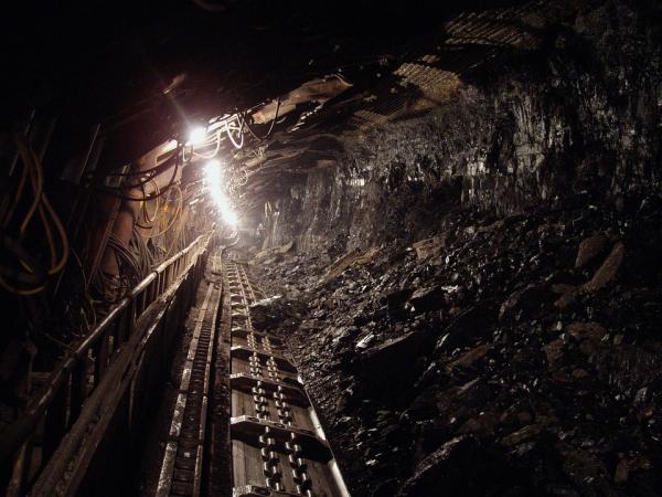 中国大陆的矿工在矿井下的工作环境。（图片来源：Pixabay）