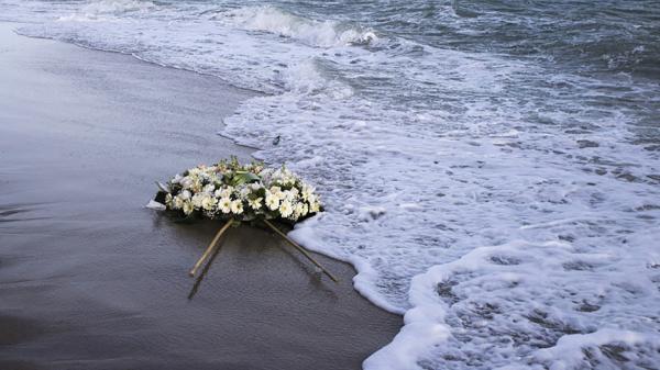 2023年2月26日，意大利南部地区卡拉布里亚大区Steccato di Cutro附近海域发生非法移民海难事件，包括儿童在内至少89名非法移民死亡。（GIANLUCA CHININEA/AFP/Getty Images）