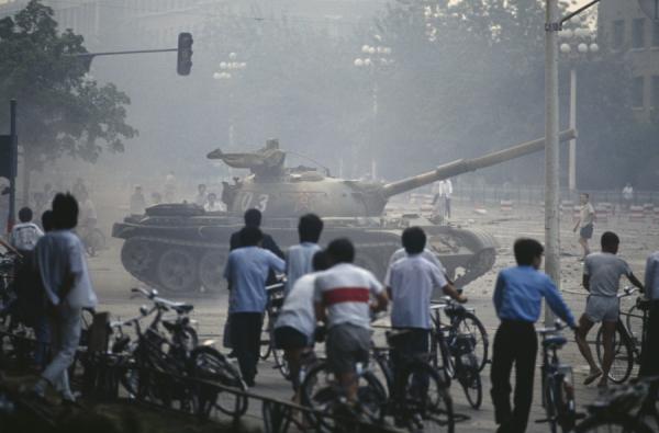 1989年北京发生六四事件（图片来源：Getty Images/Jacques Langevin）