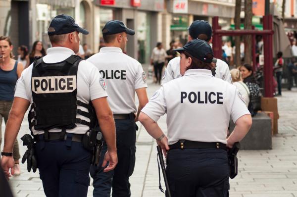 法国首个面向警察的社会学学位课程将于今年9月开始授课。（123RF）