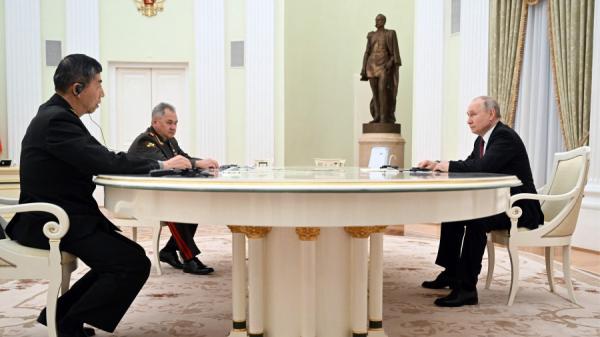 今年4月16日，中共国防部长李尚福去俄罗斯与普京见面会谈。（图片来源：PAVEL BEDNYAKOV/SPUTNIK/AFP via Getty Images）