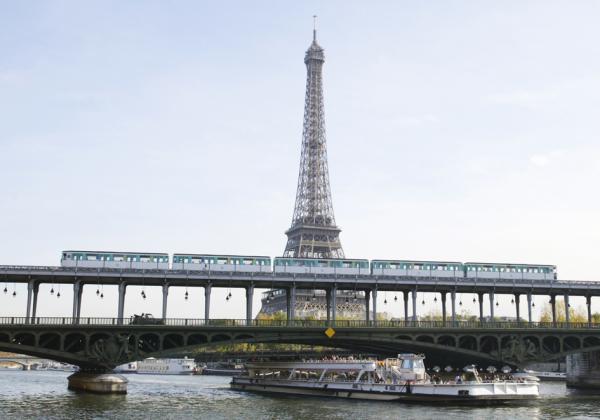 巴黎的地铁（PASCAL PAVANI/AFP via Getty Images）