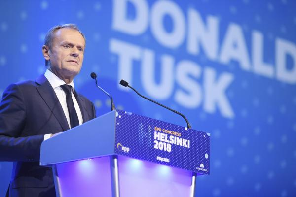 图斯克当选为波兰新一任总理。图为图斯克于2018年在芬兰赫尔辛基举行的欧洲人民党代表大会上发言。（European People's Party/Wikipedia/CC BY 2.0)