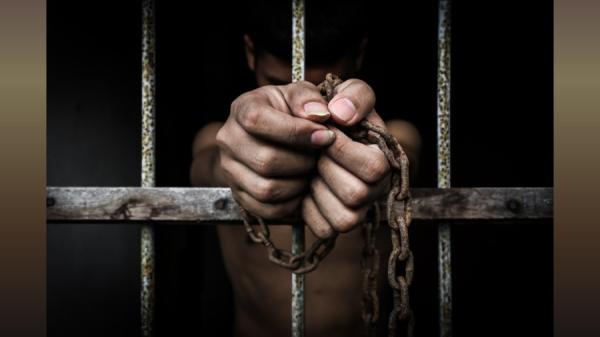 监狱、手铐。（图片来源：Getty Images）