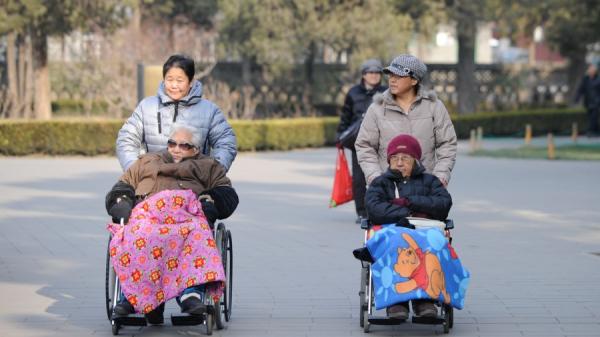 中国大陆的老龄化已经成为非常严重而现实的问题。（图片来源：WANG ZHAO/AFP via Getty Images）