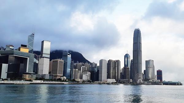香港维多利亚港（摄影：Michelle/看中国） 