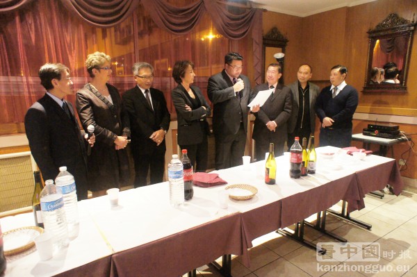 法国寮都师生联谊互助会会长马楚海（左一）、2014年布希圣乔治市市长竞选人布鲁尼尔（左四）、陈汉光（左五）、何福基（右三）、UMP多元化委员会教育、青年、体育、