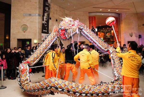 卢浮宫卡鲁塞勒精品商廊（le Carrousel du Louvre）庆中国新年