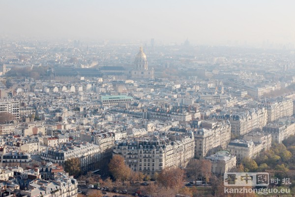 近日，大巴黎地区空气悬浮颗粒污染达到警戒状态。 (摄影：晨光/看中国)