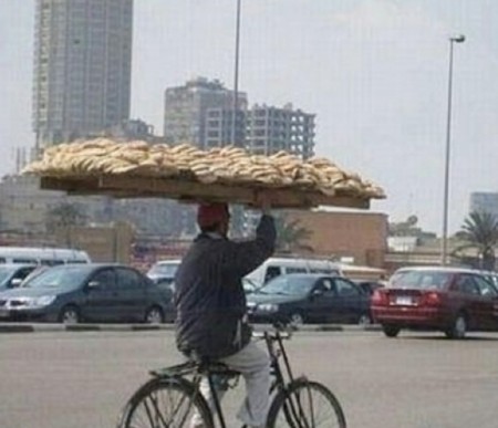 车技了得！（网络图片）