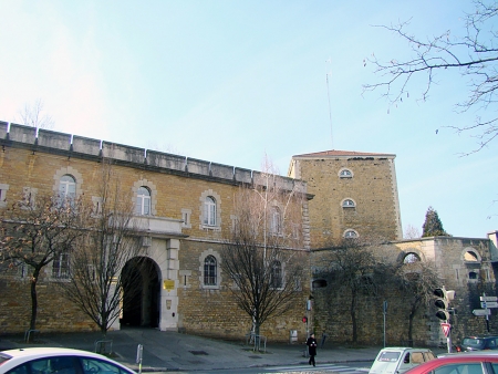 法国里昂中法大学旧址正门。1921年，里昂中法大学由中法双方合作建立，专门招收中国学生入法接受高等教育，直至1946年停止招生。 (网络图片)