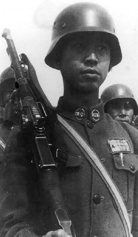 抗日战争中一名国民革命军战士(维基百科) 抗日战争中一名国民革命军战士(维基百科)