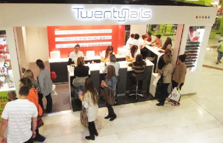 Twenty Nails的店面（图片由法国乐嘉国际咨询公司提供）