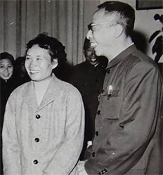 溥仪和他的最后一位妻子李淑贤。(网络图片) 溥仪和他的最后一位妻子李淑贤。(网络图片)