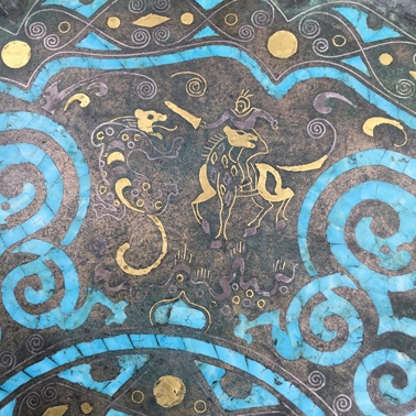 斗兽图纹饰（图三）