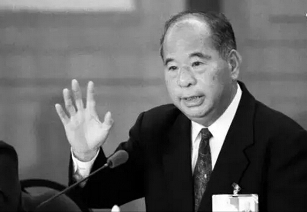 尉健行 (网络图片)