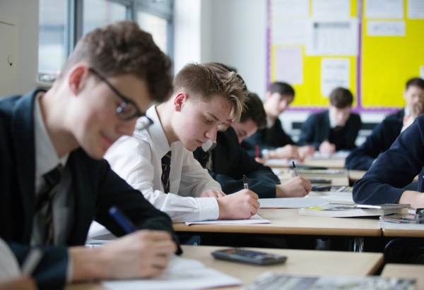 英国数学课上的学生（Getty Images)