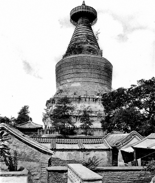 1900年代初的妙应寺白塔（维基百科）