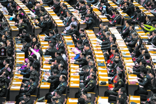 2012年12月至今,因贪腐落马的中共高官众多。官媒的相关报导令外界得以一窥大小官员的荒淫腐化。(Getty Images) 2012年12月至今,因贪腐落马的中共高官众多。官媒的相关报导令外界得以一窥大小官员的荒淫腐化。(Getty Images)