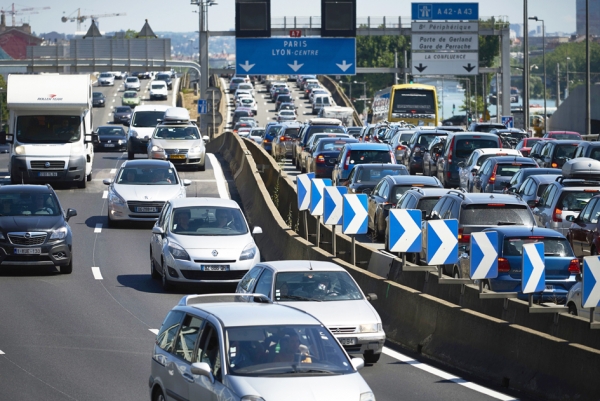 6月7日佩克莱斯宣布巴黎将在2025年之前禁行柴油车,2030年开始禁行汽油车。(AFP/Getty Images) 6月7日佩克莱斯宣布巴黎将在2025年之前禁行柴油车,2030年开始禁行汽油车。(AFP/Getty Images)