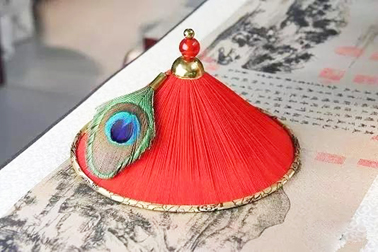 为什么清朝的官帽上有顶子 帽后有花翎 Journal Chinois En France 欧洲看中国regards Sur La Chine Journal Chinois Kan Zhong Guo 为什么清朝的官帽上有顶子 帽后有花翎 Journal Chinois En France 欧洲看中国regards Sur La Chine Journal Chinois Kan Zhong Guo