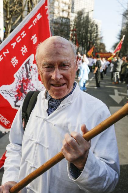 2月17日，巴黎13区中国新年彩妆大游行登场。
