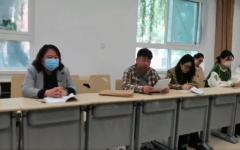 西安翻译学院宣读对学生的处分决定。（图片来源：视频截图）