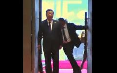 金砖国家峰会上 习近平翻译被拦截 。