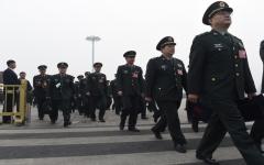 一个“普通”的军官哪来这么多钱买官？答案就在于“权力融资”。（图片来源：Getty Images）