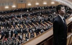 中共两会现场，代表们离场。（Getty Images）