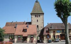 贝尔盖姆小镇14世纪的高门（公有领域）