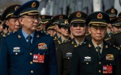 2026年3月12日，中共军事代表团的高级将领们将参加全国人民代表大会闭幕式，在这之前他们等候进入人民大会堂。（图片来源：Kevin Frayer/Getty Images）