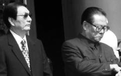 1992年4月邓小平在视察首钢时大力夸奖朱镕基，外界认为邓小平曾打算用朱换掉江泽民。（图片来源：Getty Images）