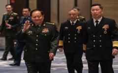 2024年4月22日，时任中央军委会副主席张又侠抵达青岛，在西太平洋海军研讨会开幕式前与会人员合影留念。（图片来源：Kevin Frayer/Getty Images）