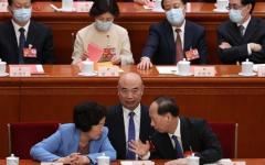 2023年3月11日，（从左至右）时任中共副总理孙春兰、中共中央政治局委员刘国中及中共政协副主席石泰峰于在北京出席中共全国人大第四次全体会议。（图片来源：Lintao Zhang/Getty Images）