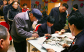 网民叹又被平均了                             大陆公布2015年平均工资 